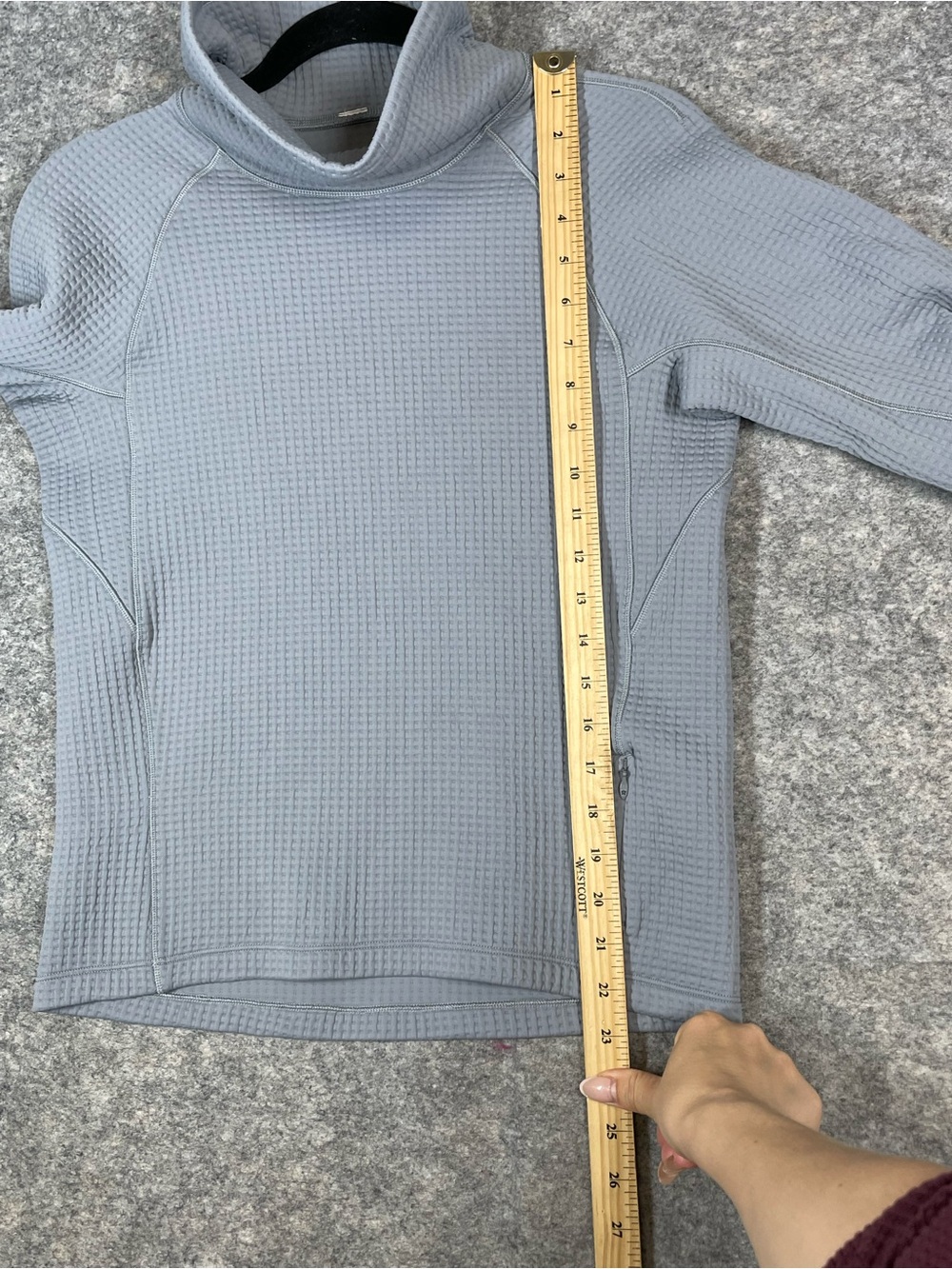 Lululemon Waffleknit Textured Pullover Gray Size 2 Athleisure Minimalist Sweater - Picture 5 of 14
